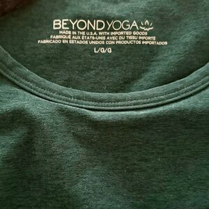 Beyond Yoga Deep Green Crop Tank/Built in bra EUC